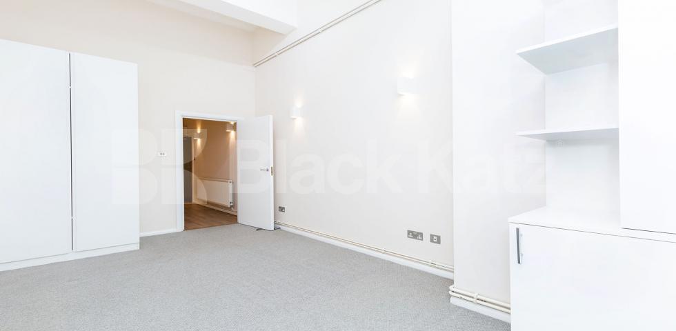 			WAREHOUSE CONVERSION IN ANGEL-OLD STREET-SHOREDITCH, 1 Bedroom, 1 bath, 1 reception Flat			 EAGLE HOUSE-EAGLE WHARF ROAD, ANGEL-OLD STREET-SHOREDITCH